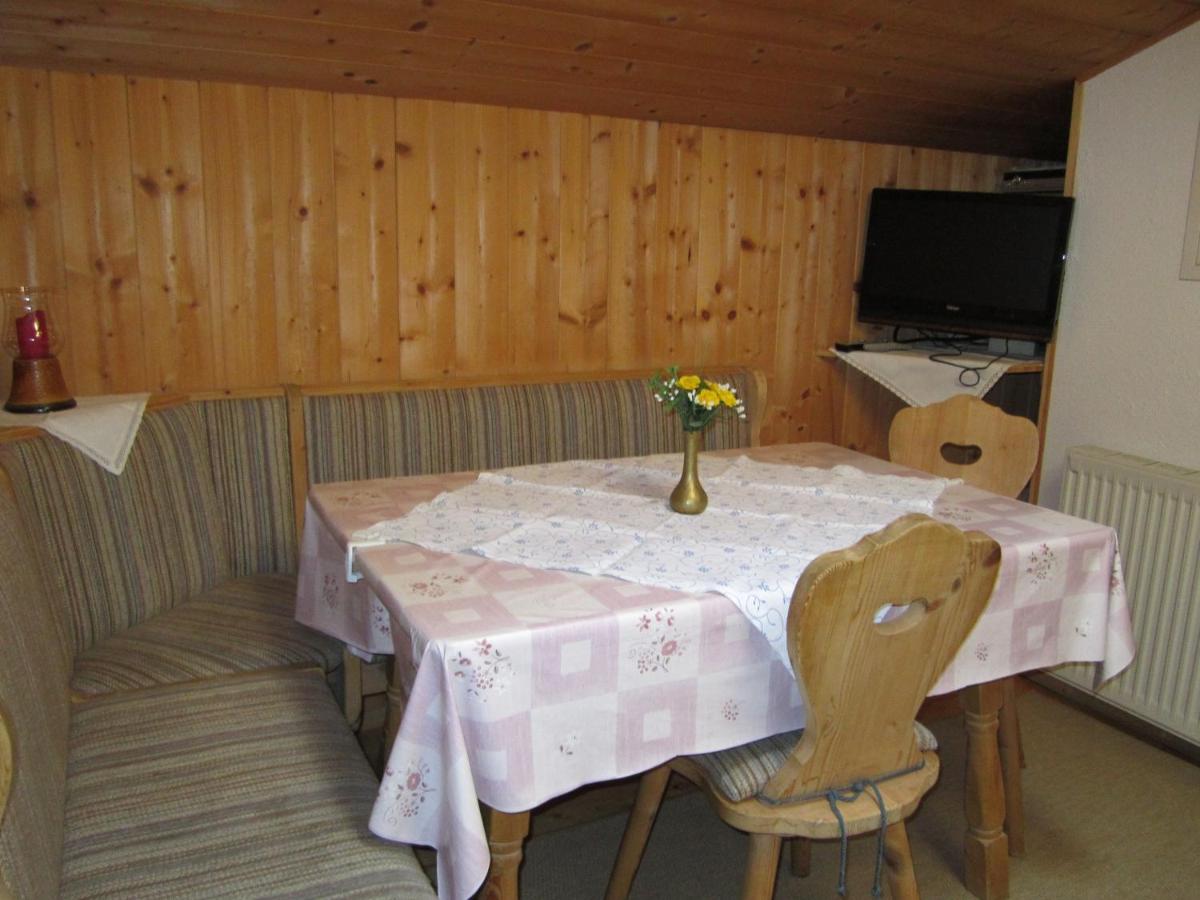 Apartment mit Balkon