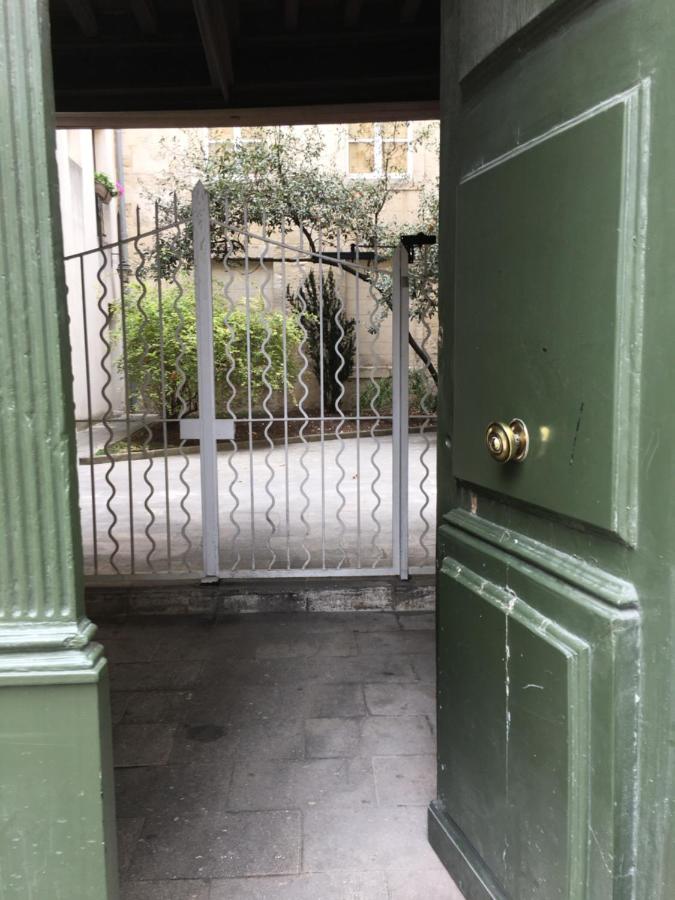 La BONNETERIE - LES HALLES - HYPERCENTRE - AVIGNONSMILE - B&B