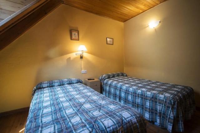 Twin Room with Private External Bathroom