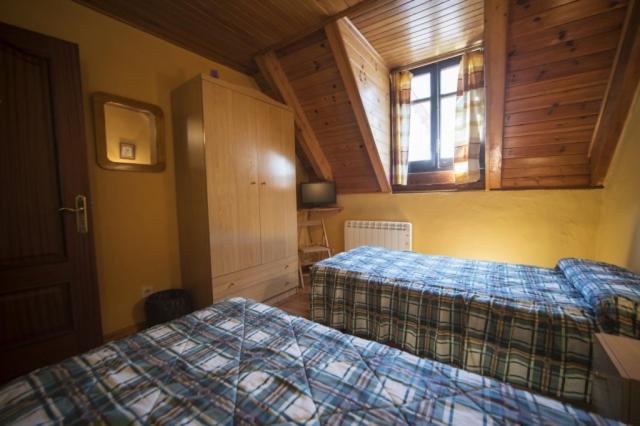 Twin Room with Private External Bathroom