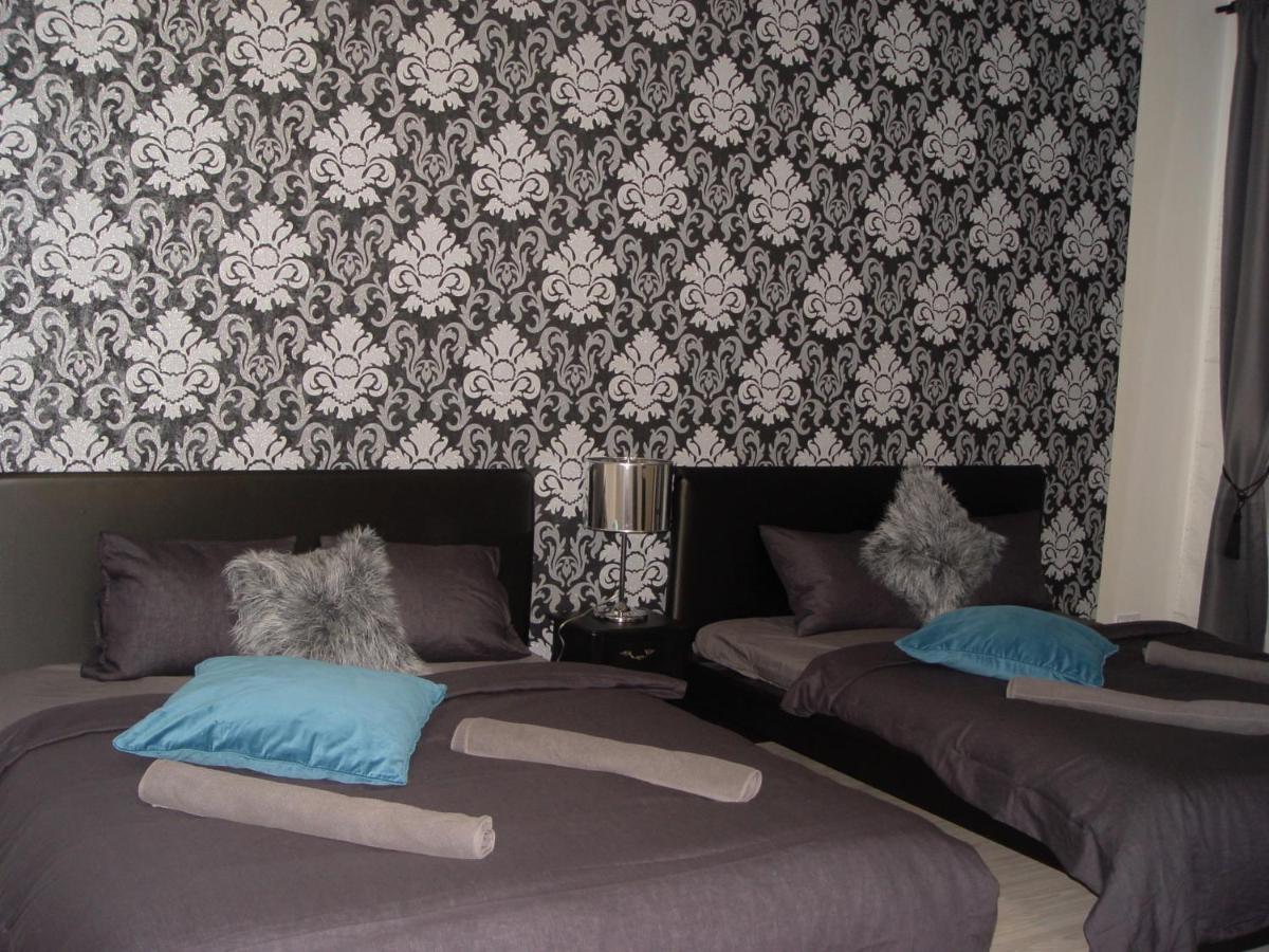 Appartamento con 3 Camere da Letto (10 Adulti)