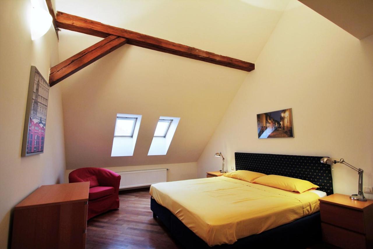 Appartamento Attico con 2 Camere da Letto