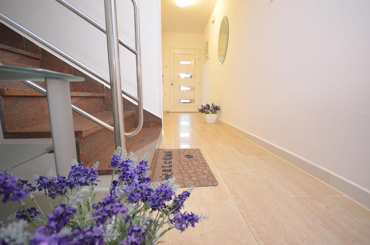 Apartments Miriam Srima - B&B