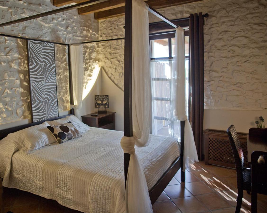 Standard Double Room with Sofa Bed (2 Adults + 1 Child) hasta 12 años