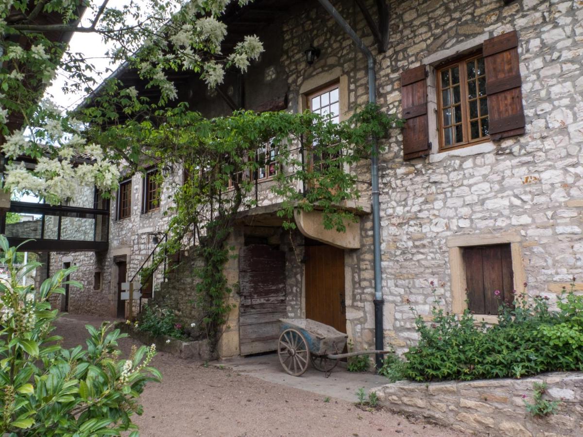 B&B Mâcon - Logis Hôtel Restaurant La Vieille Ferme, Mâcon Nord - Bed and Breakfast Mâcon