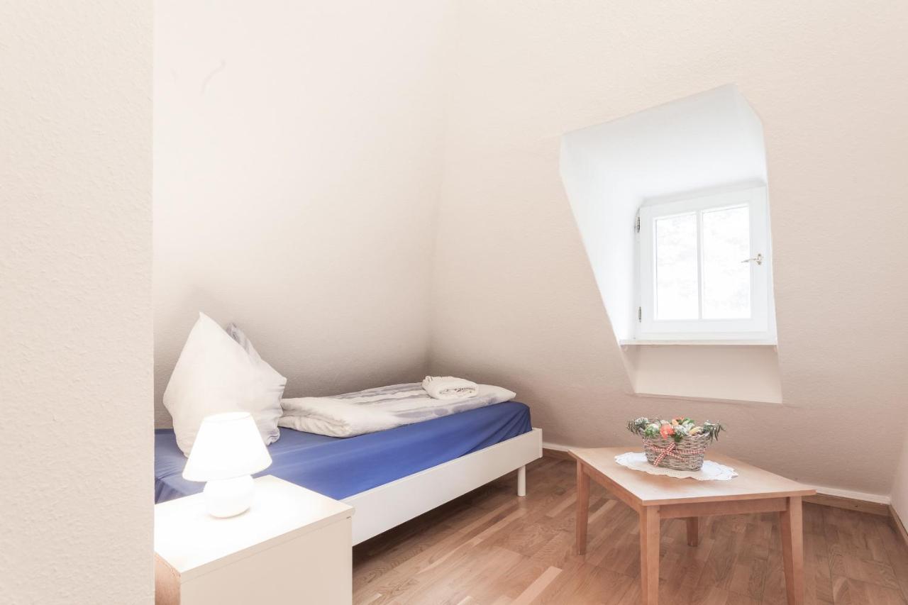 Apartment with Shower