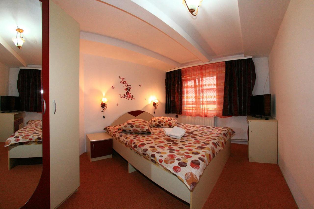 Standard Zimmer mit Kingsize-Bett