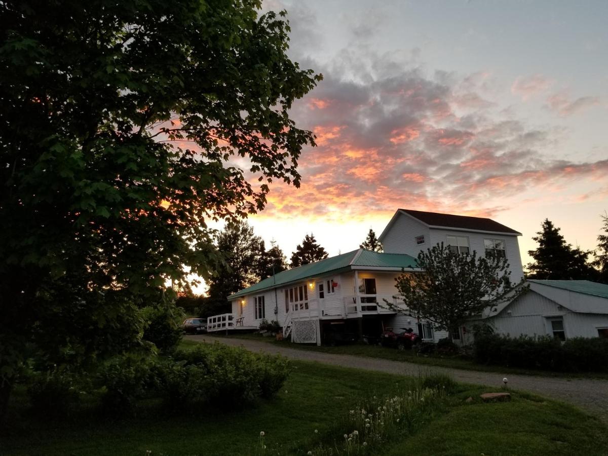 B&B Percé - Gîte Aux Jardins De L'Anse - Bed and Breakfast Percé