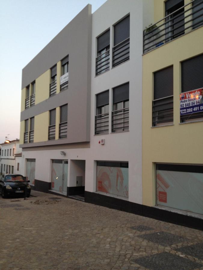 Modern 2 Bed Apartment 5km Carvoeiro - Chambres d’hôtes