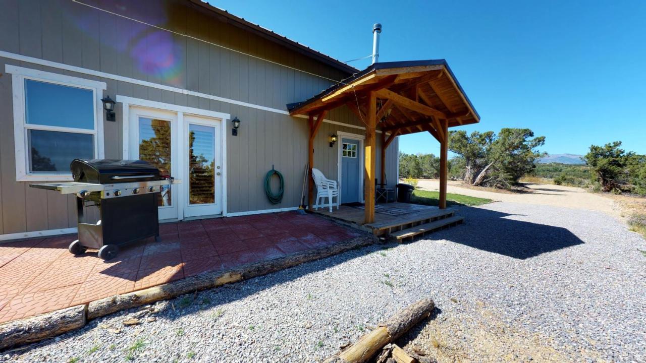 The Cedars Country Cottage, Solitude, Amazing Night Skies!! - Bed and Breakfast