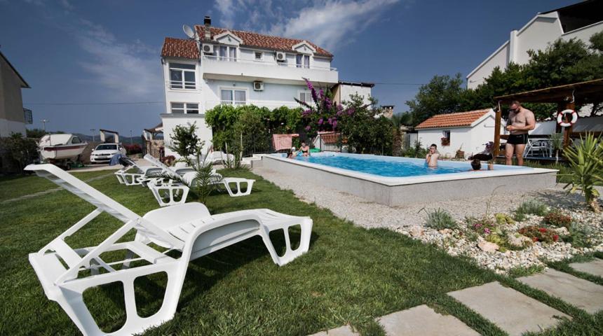 Appartamento con 1 Camera da Letto e Vista Piscina