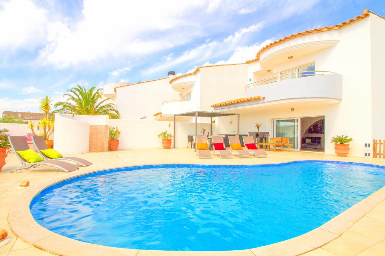 LEON INMO Luxusvilla Esmeralda - 10029 - Bed and Breakfast