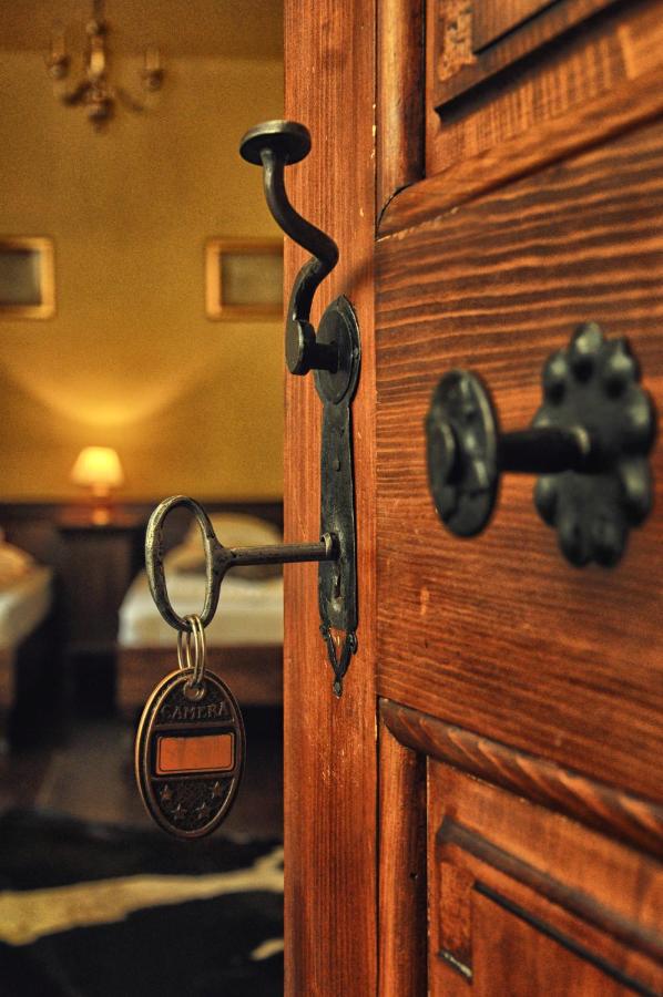 Room on cursive