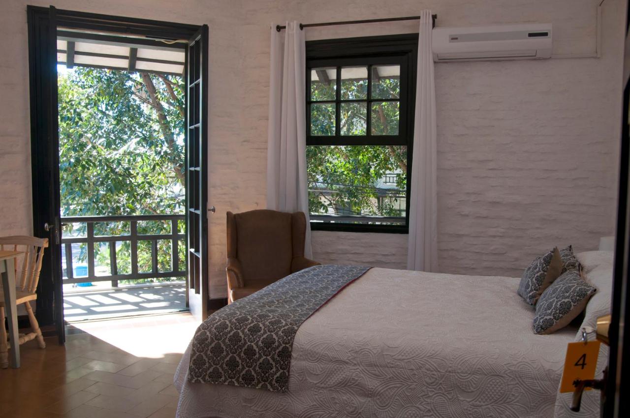 Doppelzimmer mit Balkon und Meerblick