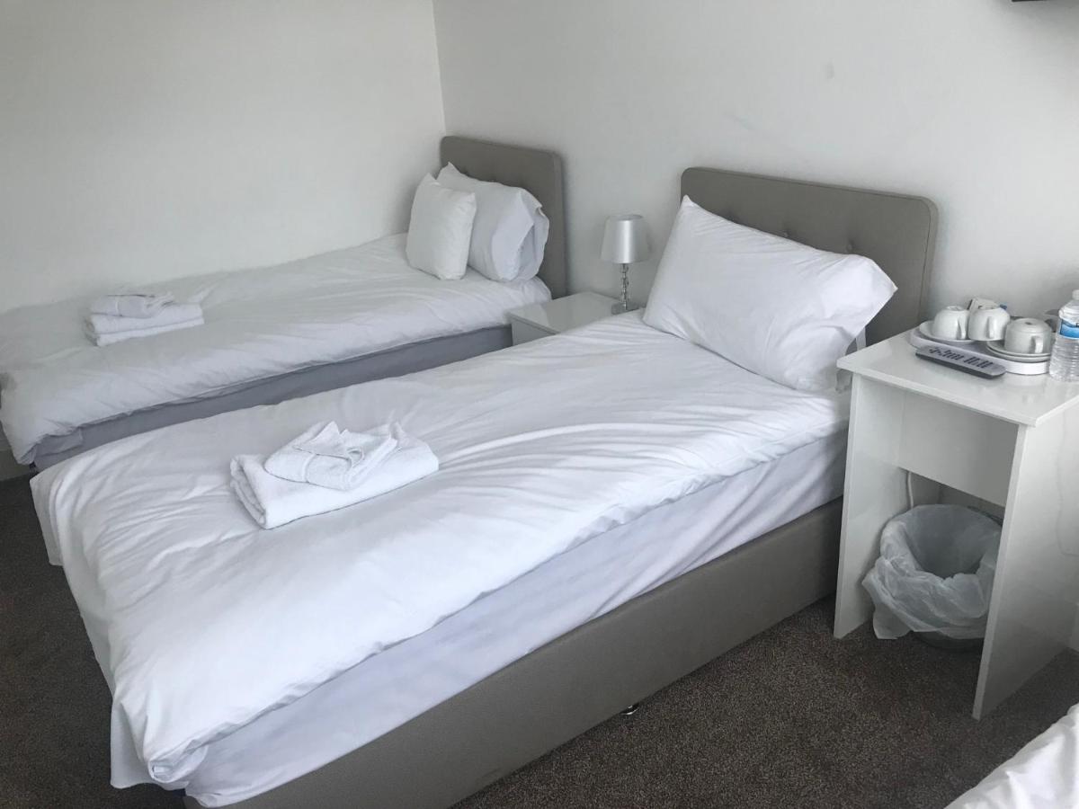 Room 6 Family room with Ensuite Shower