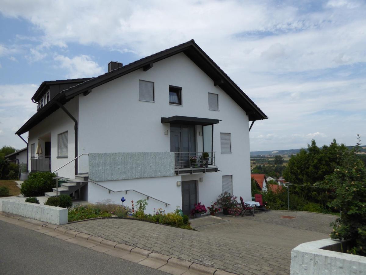 B&B Viereth-Trunstadt - Ferienwohnung Treuter - Bed and Breakfast Viereth-Trunstadt