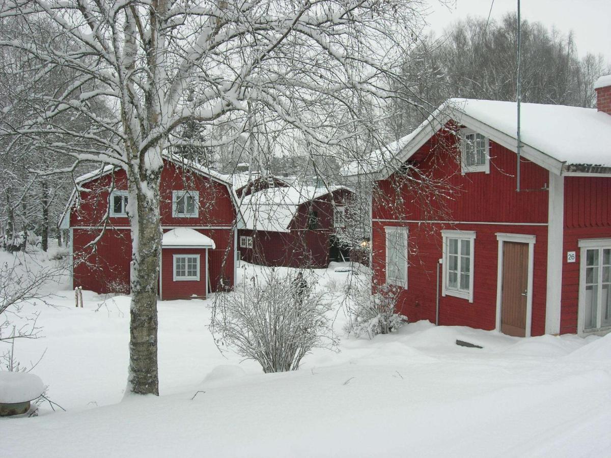 Portaan Nahkurinverstas - B&B Porras