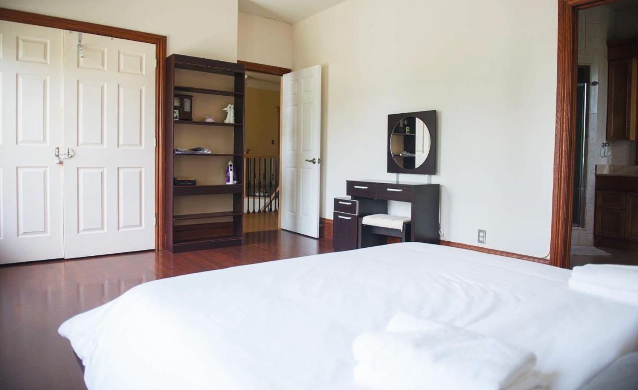 Queen Room with Spa Bath