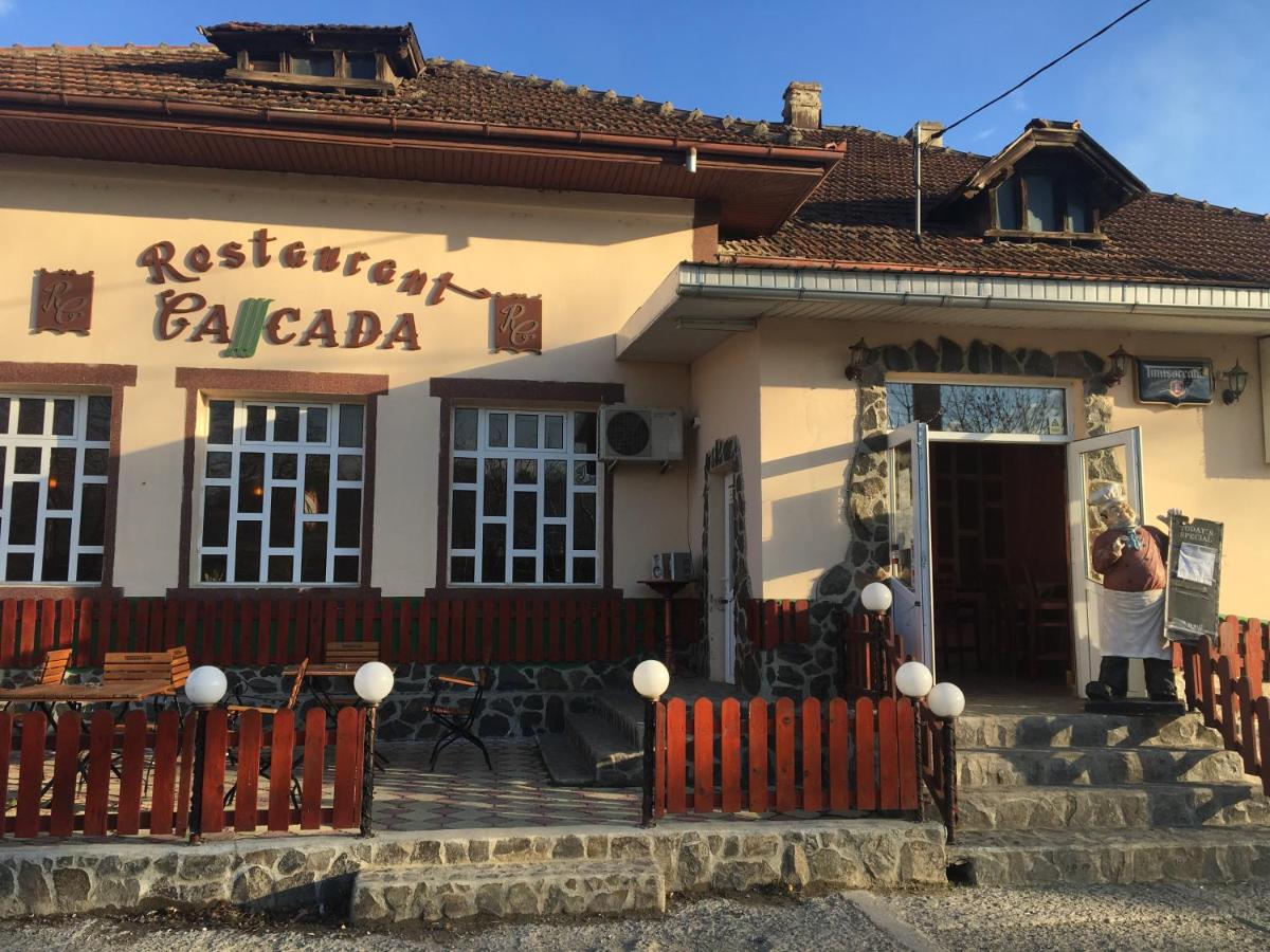 B&B Comăneşti - Pensiunea Cascada - Bed and Breakfast Comăneşti