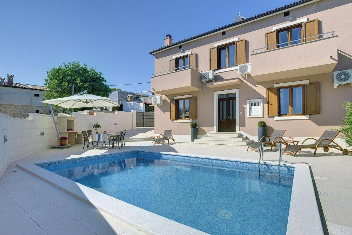 Holiday Home Miceli - Chambres d’hôtes Ližnjan