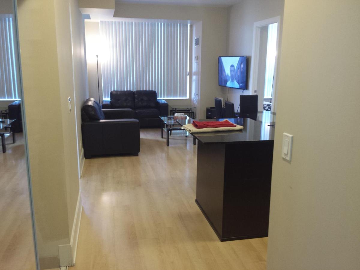 B&B Mississauga - BEST LOCATION/SPECTACULAR VIEW 2 BEDROOMS FURNISHED CONDO S/L RENT - Bed and Breakfast Mississauga