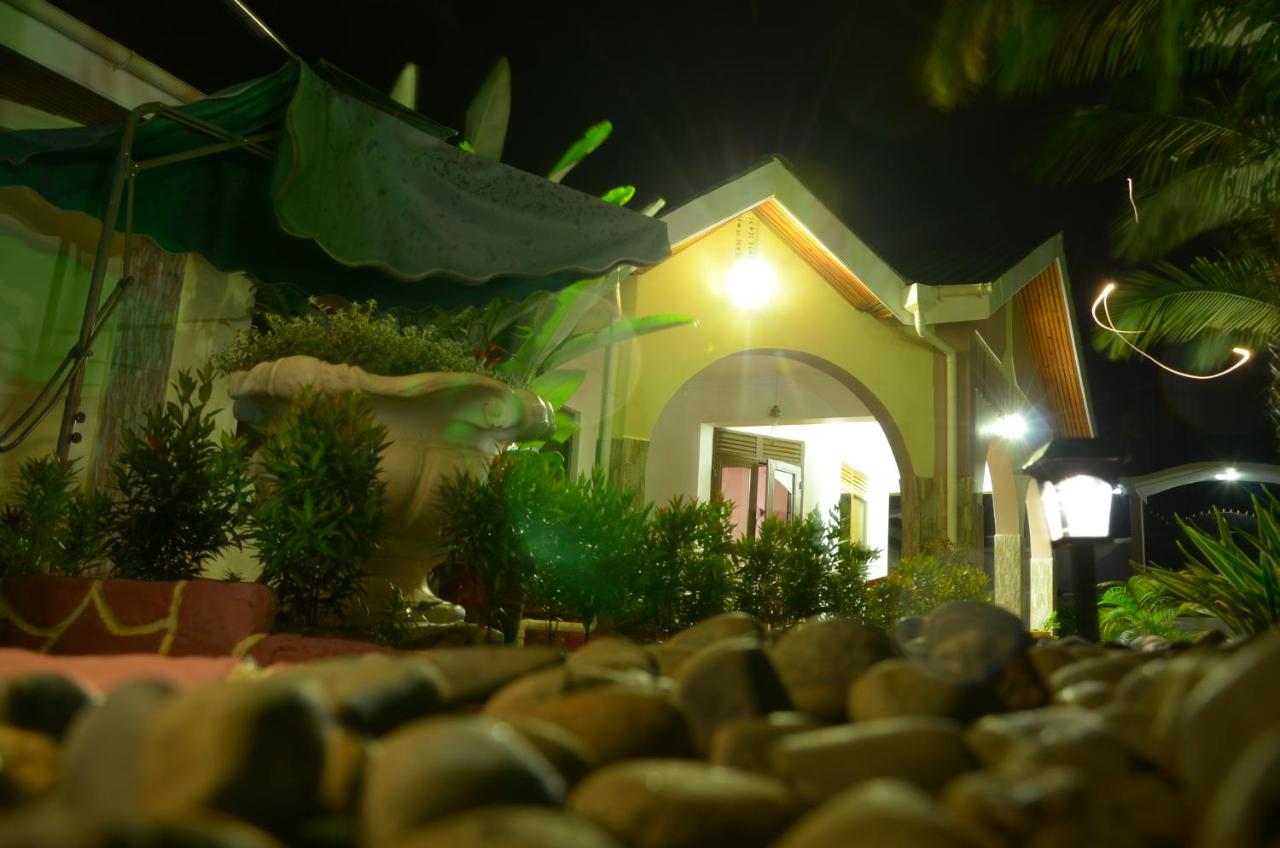 Sheevy"s Bed N Breakfast - B&B Fort Portal