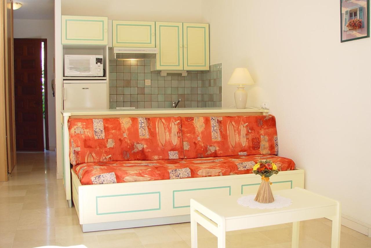 Studio (2 Adults)
