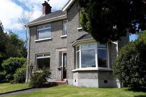 B&B Belfast - Hallmount House - Belfast - Bed and Breakfast Belfast