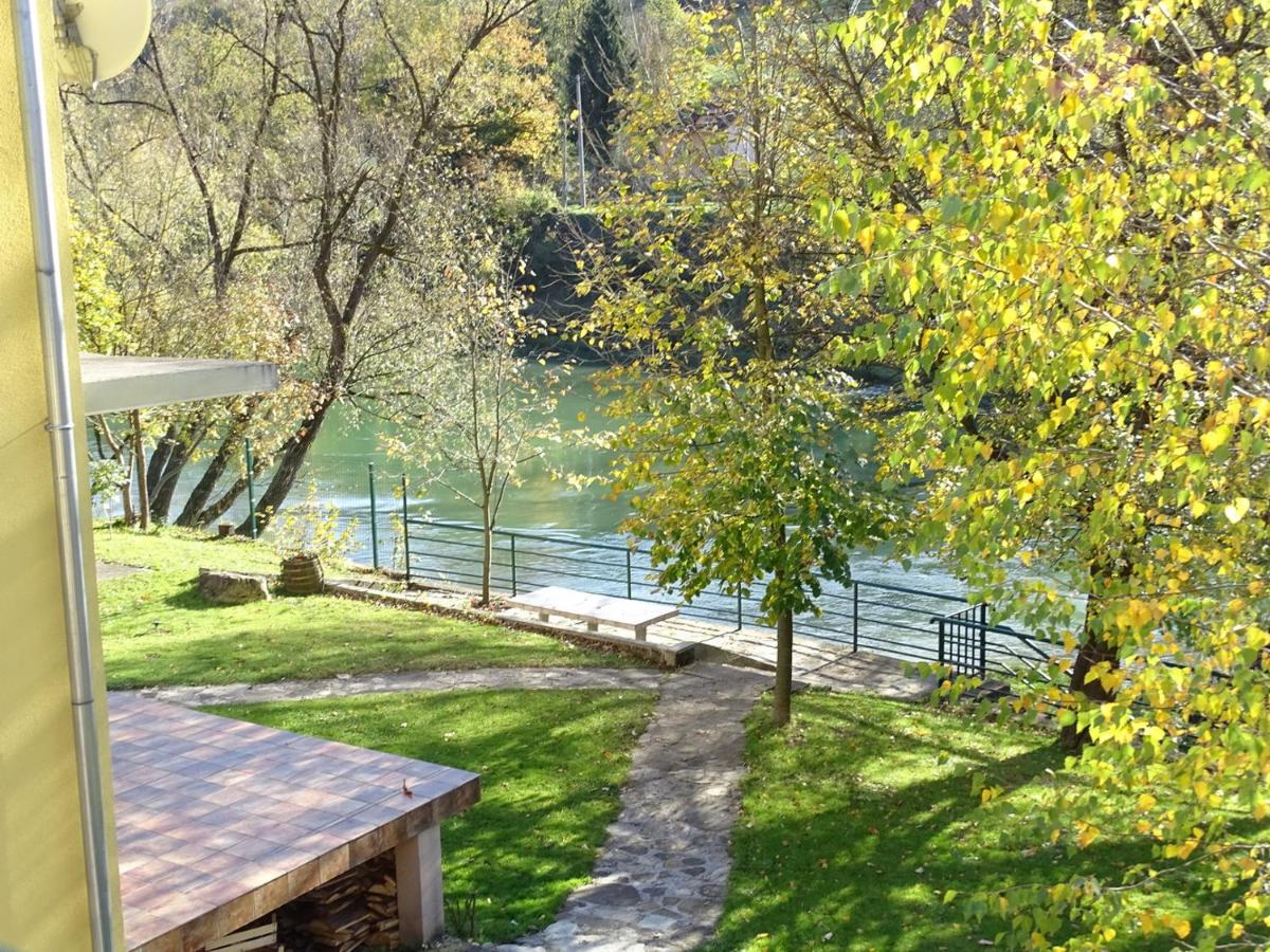 Holiday Homer Vila na Obali Vrbasa - Bed and Breakfast Banja Luka
