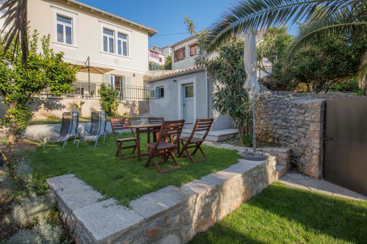 B&B Mali Lošinj - Apartments Villa Adrienne - Bed and Breakfast Mali Lošinj