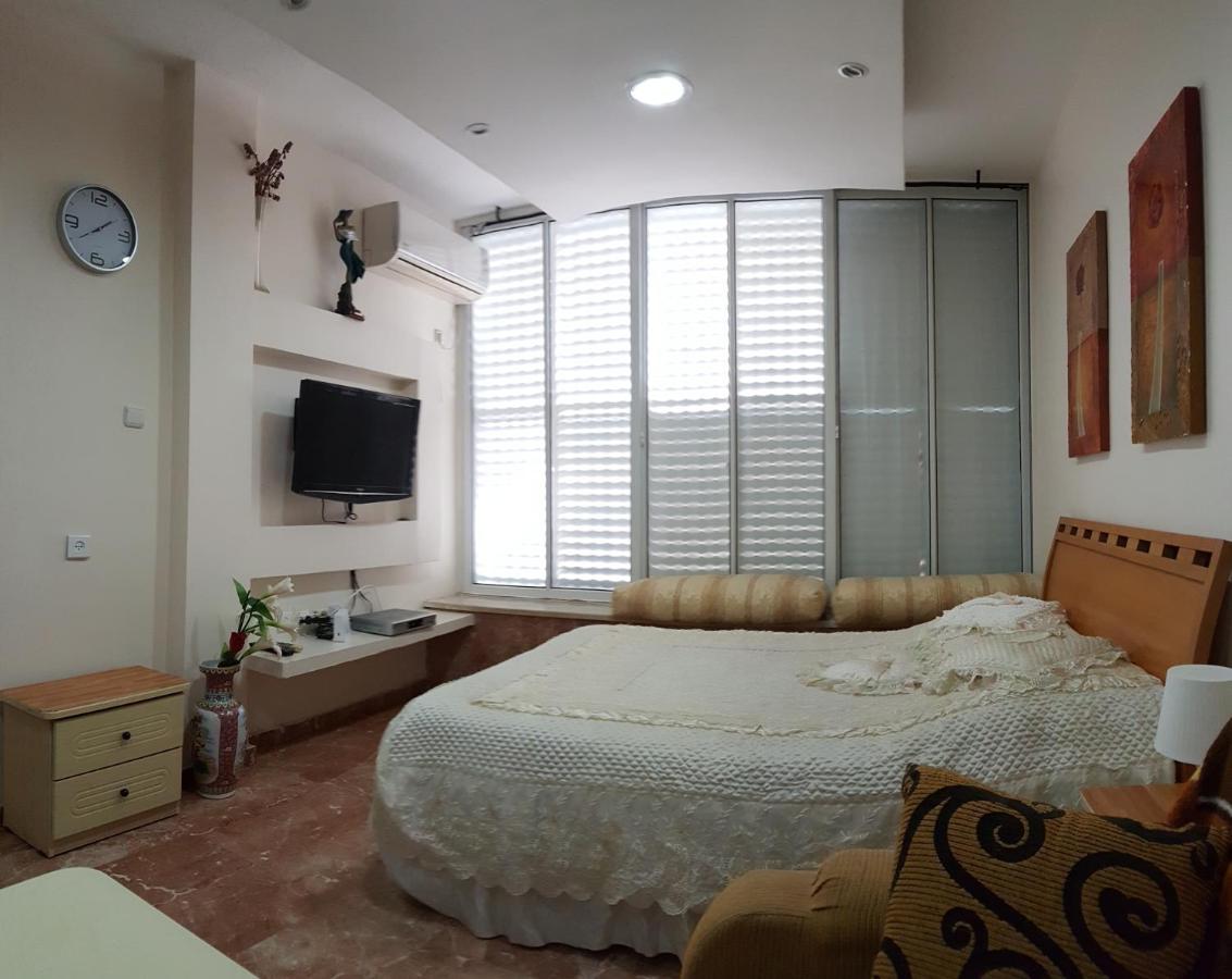 B&B Bat Yam - Ezore Yam Apartmens - Elmali'akh St. 4 - Bed and Breakfast Bat Yam