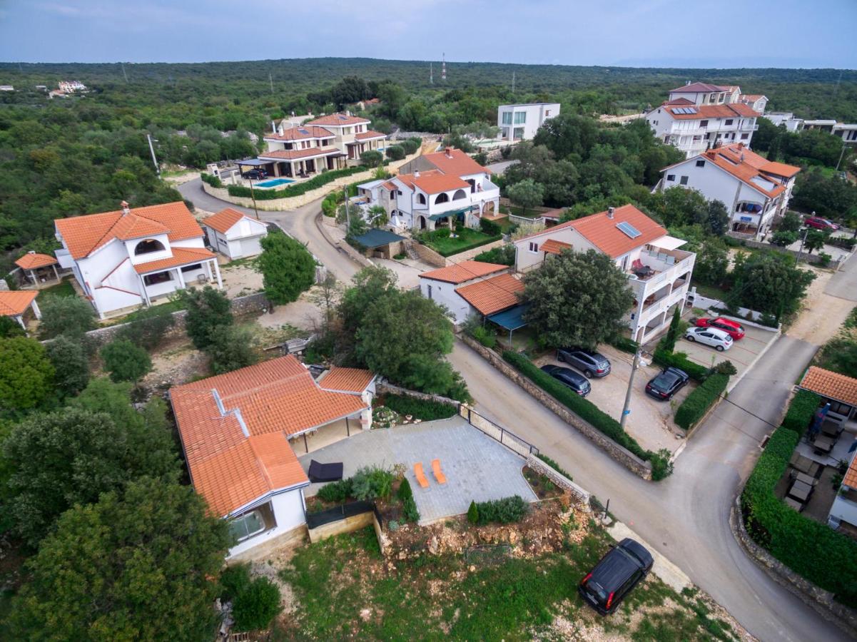 Apartment mit 2 Schlafzimmmern und eigenem Pool