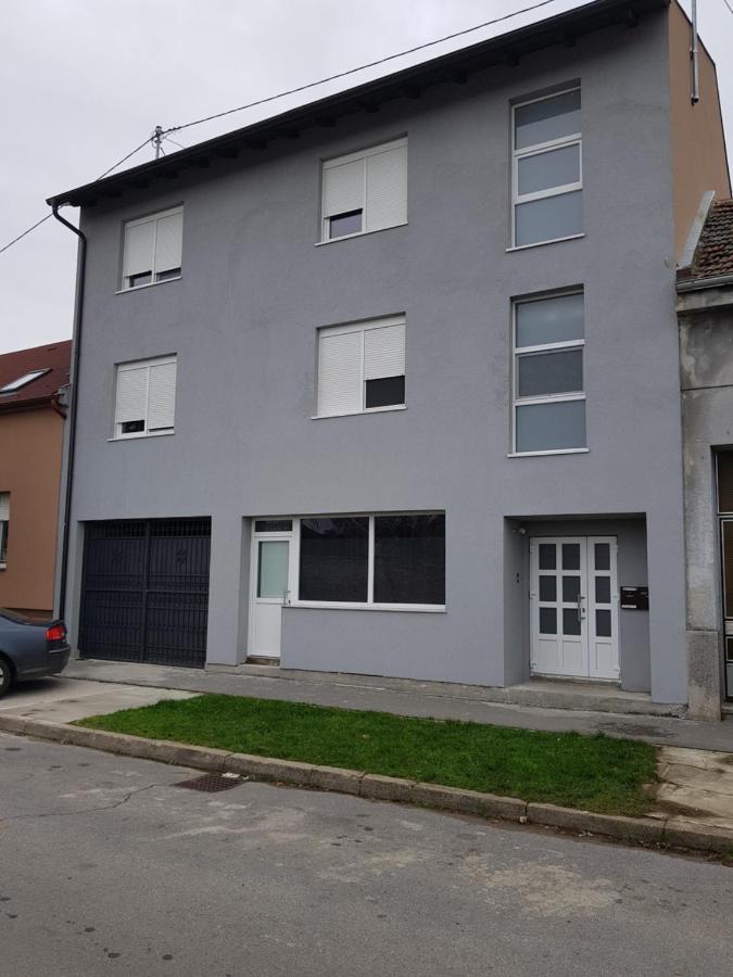 Apartman Lena - Bed and Breakfast