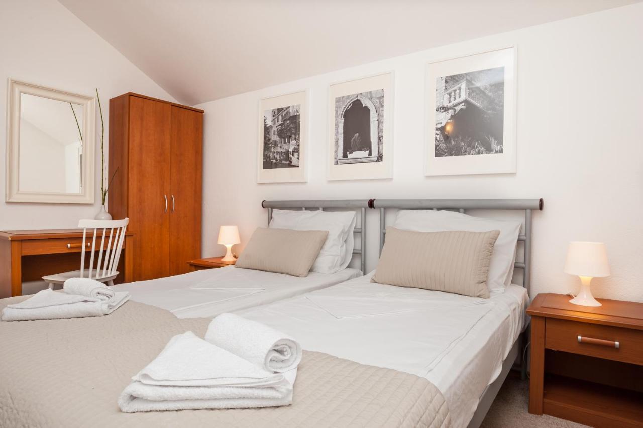 Apartamento con terraza y vistas al mar