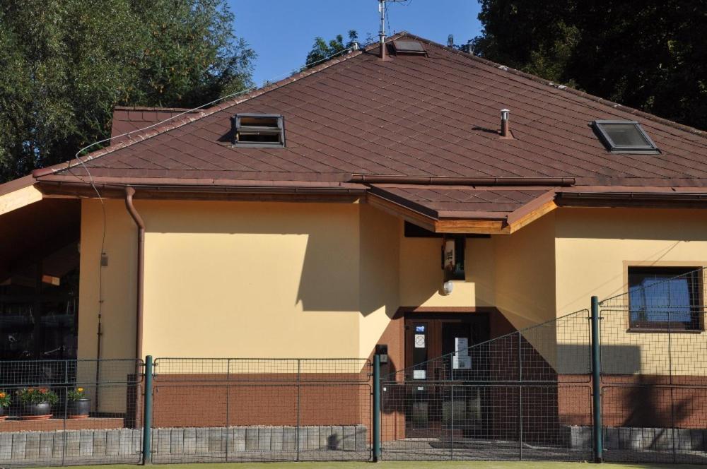 Penzion TCV Pardubice - B&B