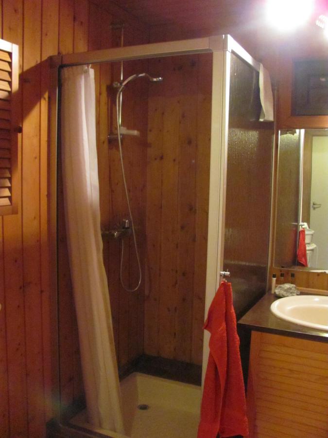 Single Room with Shared Bathroom