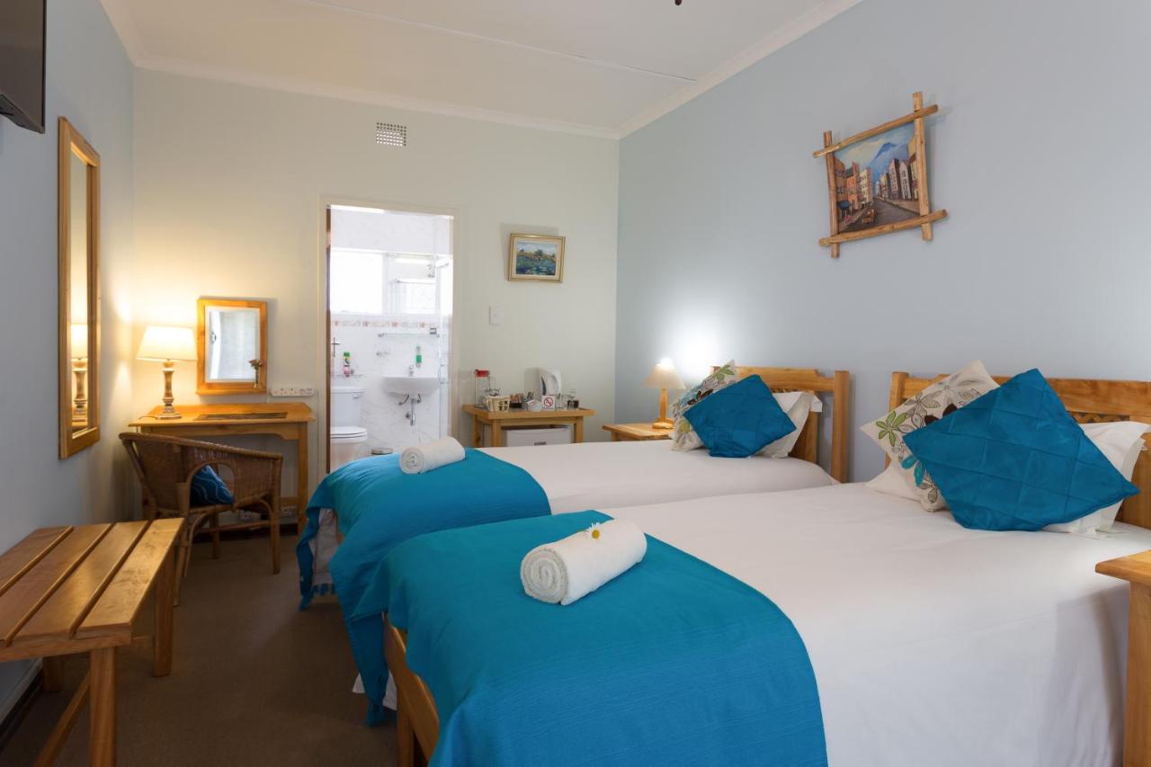 Camera Standard Doppia con Letti Singoli e Vista Giardino