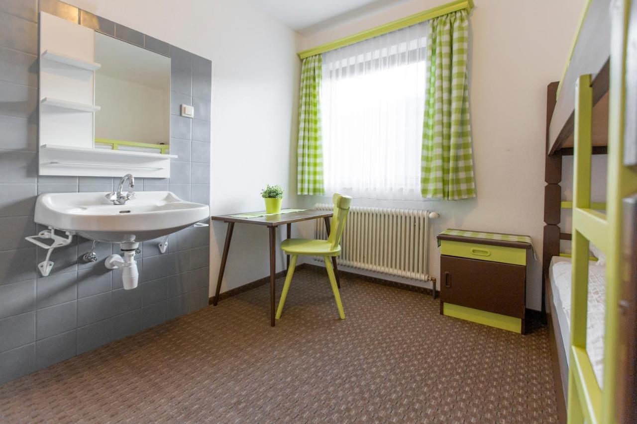 Twin Room with Bunk Bed and Shared Bathroom