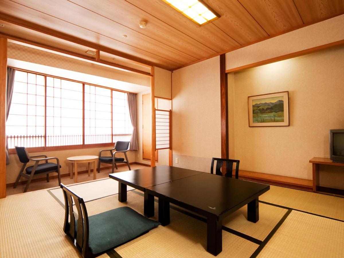 Japanese-Style Room with Buffet Dinner - Smoking