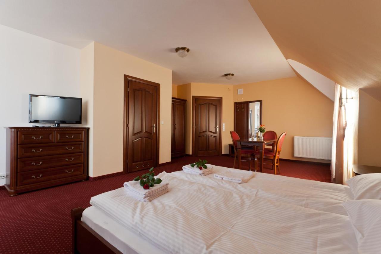 Deluxe Double Room with Castle View