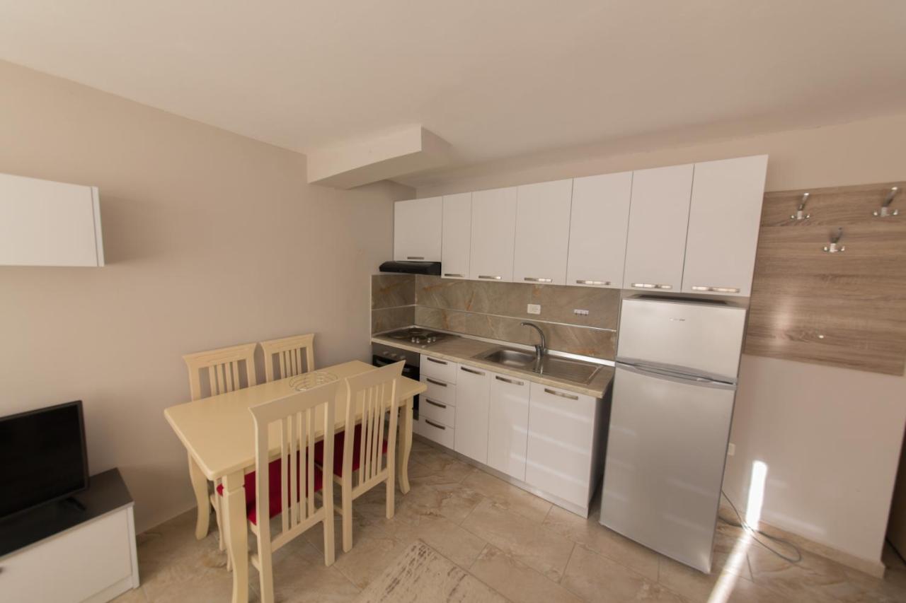 Apartment mit 1 Schlafzimmer und Fenster