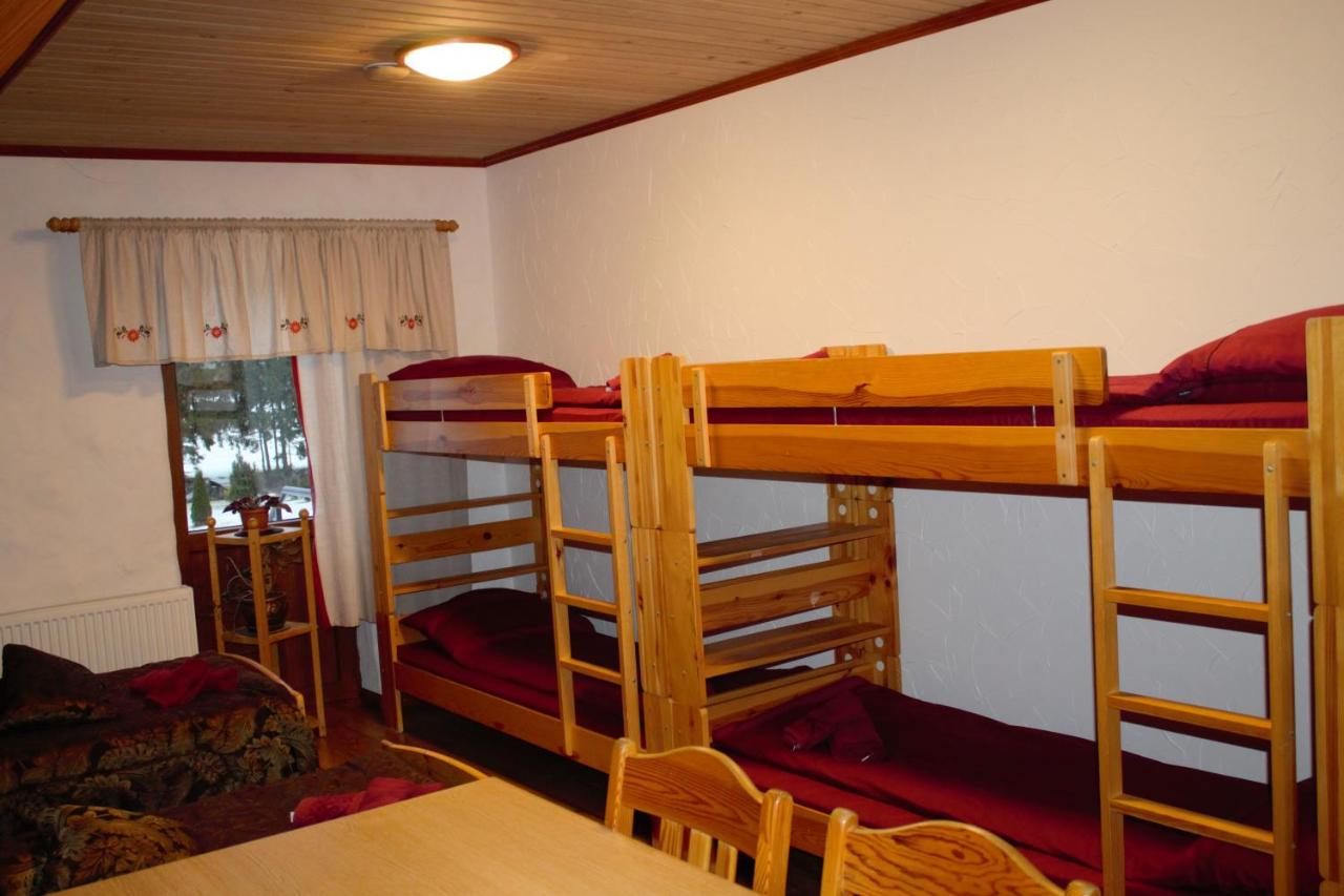 Family Room (6 Adults) with Shared Bathroom