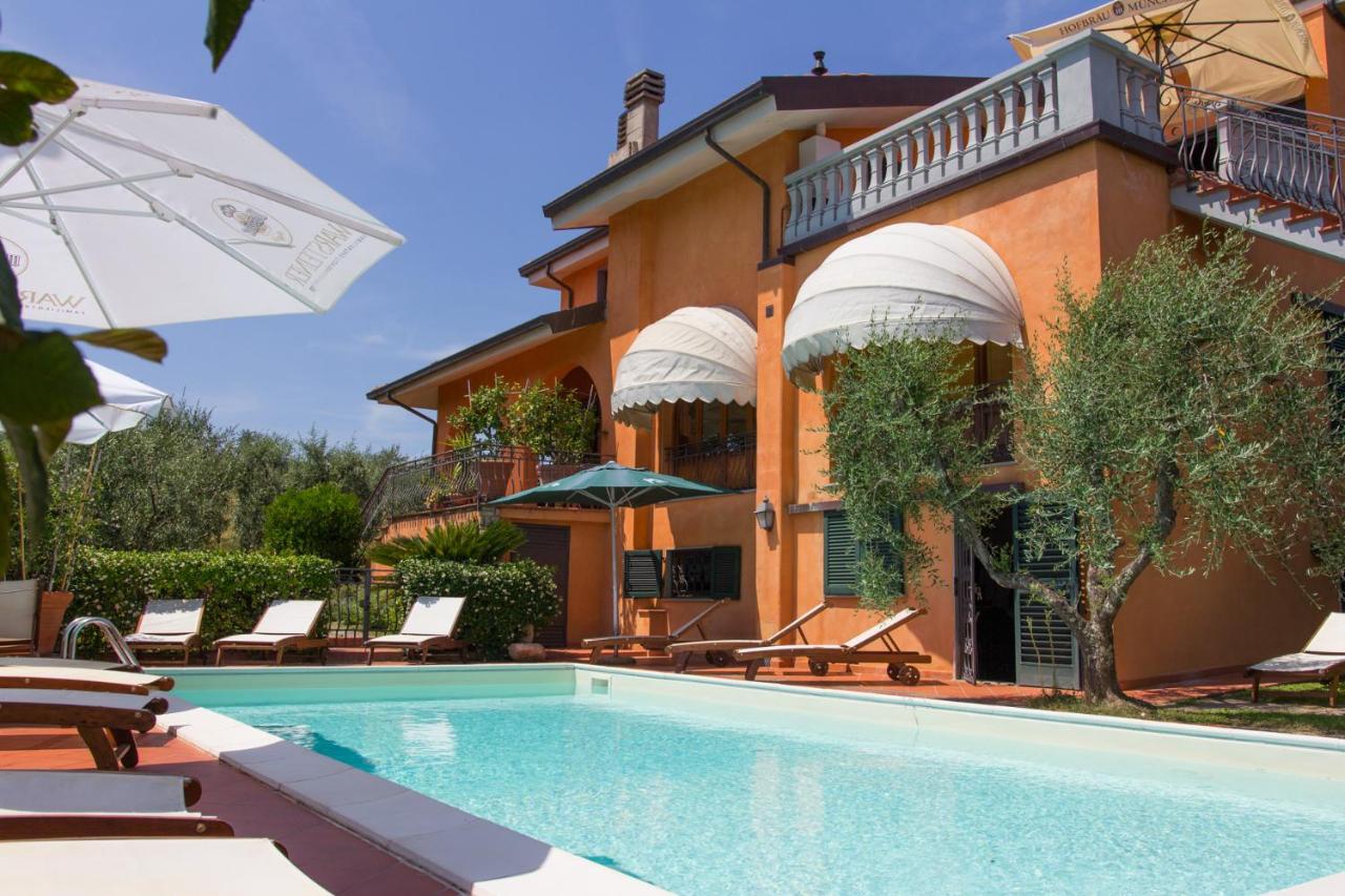 B&B Massa e Cozzile - Le Quattro Stagioni - Bed and Breakfast Massa e Cozzile