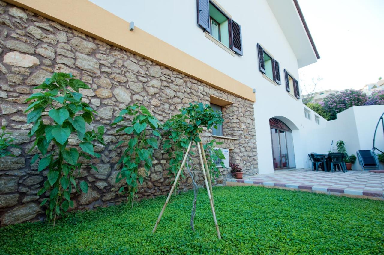 Appartamento con 2 Camere da Letto e Patio