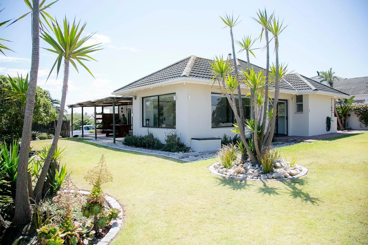 Amazing Beach House in Melkbos! - B&B