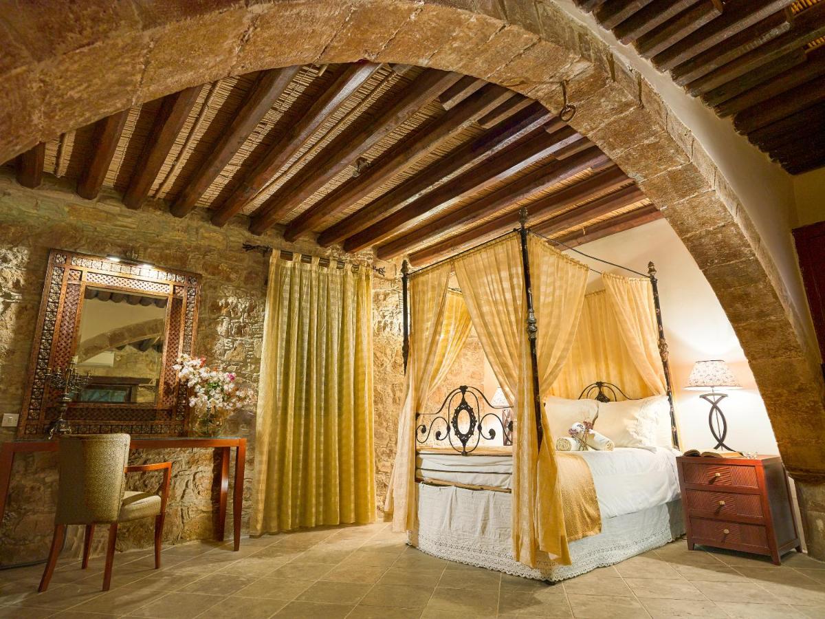 Luxury Suite with Fireplace & Spa Bath (Archontiko)