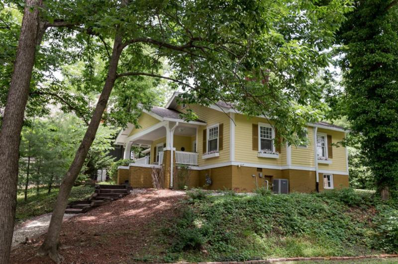 Guest Cottage 2