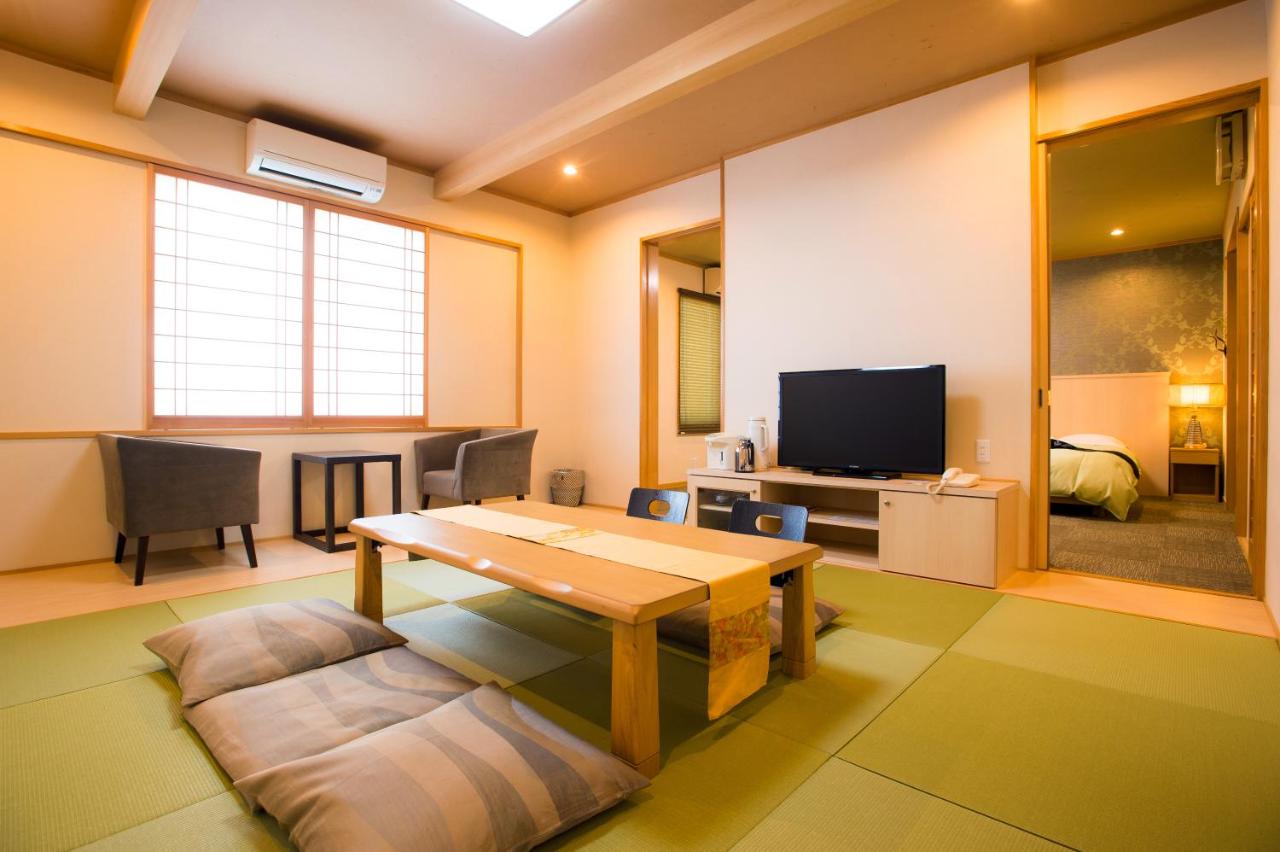 Superior Twin Room with Tatami Area and Shared Bathroom - Main Building