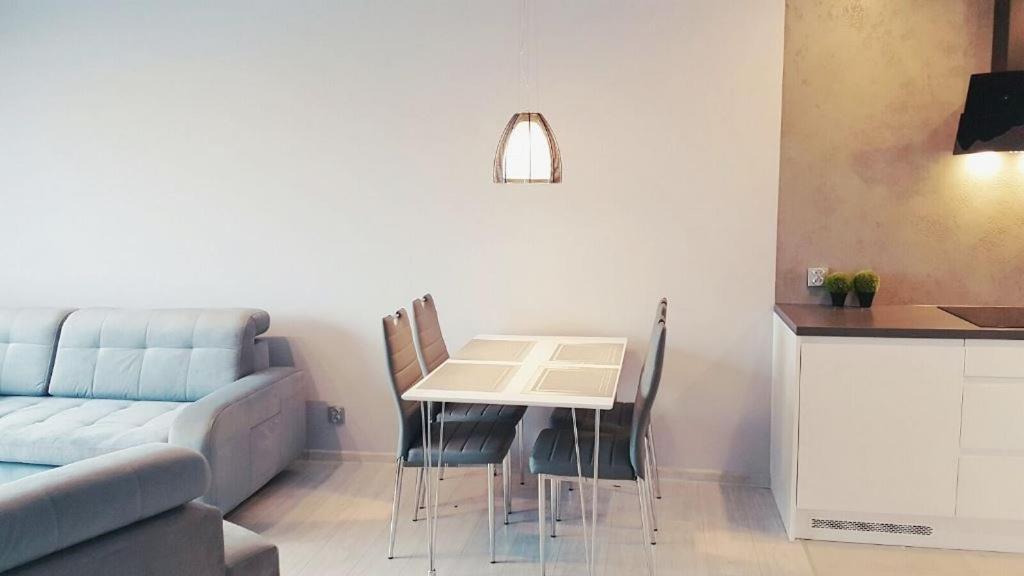One-Bedroom Apartment with Parking