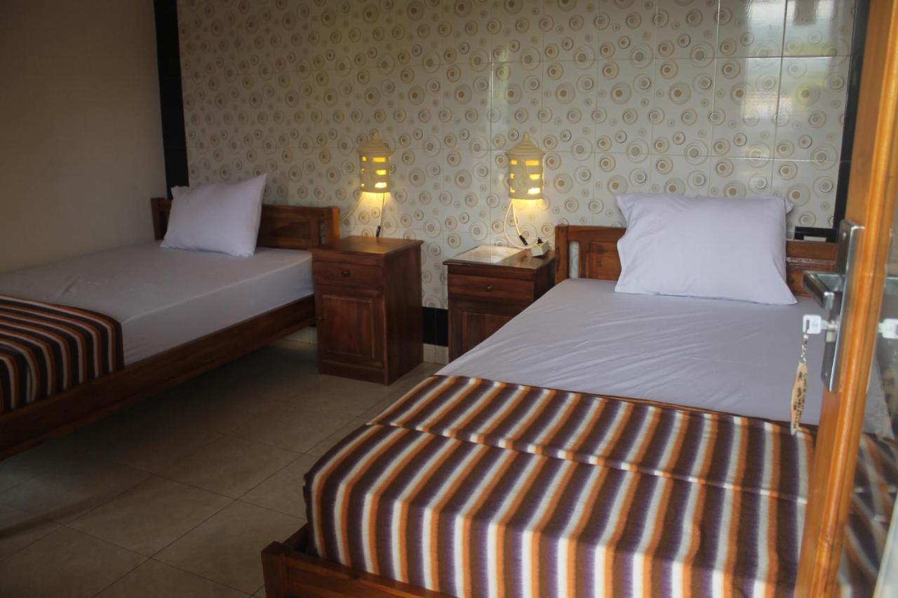Standard Twin Room with Mountain View